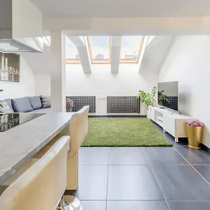 Apartment Modaloft Duplex By Rentez, Prague